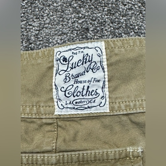 Lucky Women’s button down Shorts (8) - Picture 4 of 8